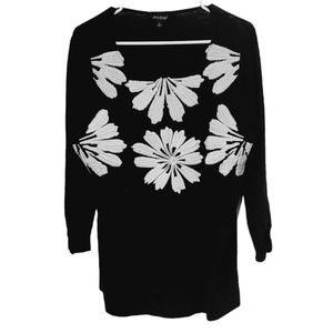 ✨️CLEARANCE✨️ Lucky Brand embroidered floral blouse size L